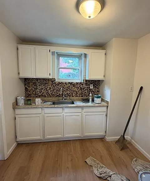 552 Thomas St — Photo 4