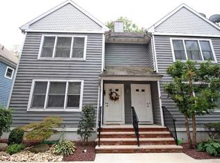 26 Mulberry Ln, Metuchen, NJ