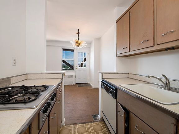 4th image of 138-10 Franklin Ave #16-B