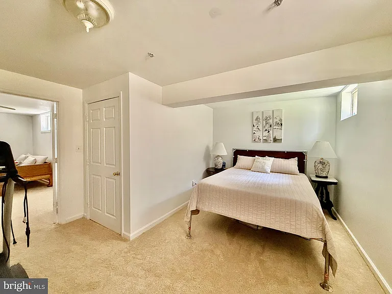 8 Woodmont Ct — Photo 9