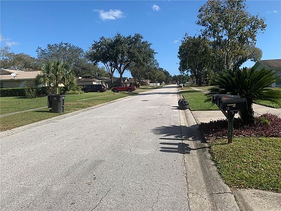 3rd image of 5212 Landsman Ave
