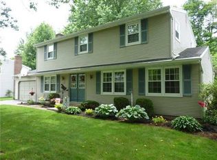 128 Maple Hill Farm Rd, Penfield, NY 14526