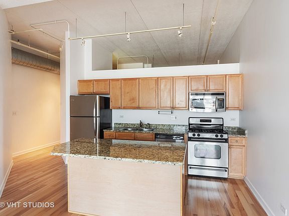 5th image of 811 W 15th Pl Unit 605