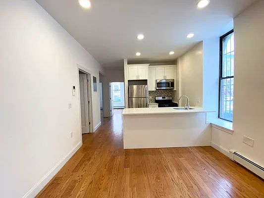 Rented by EastMount Realty LLC | media 1