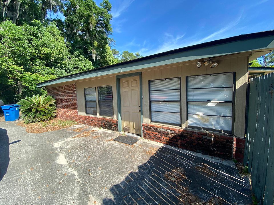 1st image of 1360 River Hills Ct