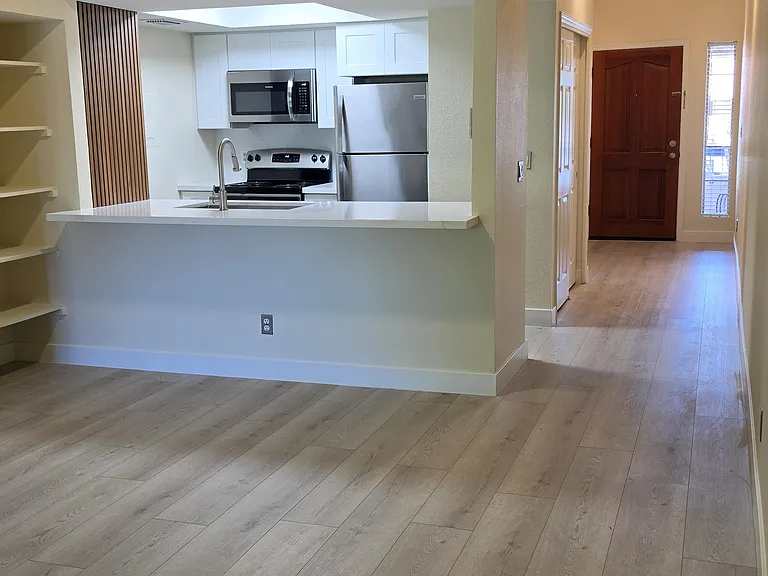 Livingroom to entrance hallway