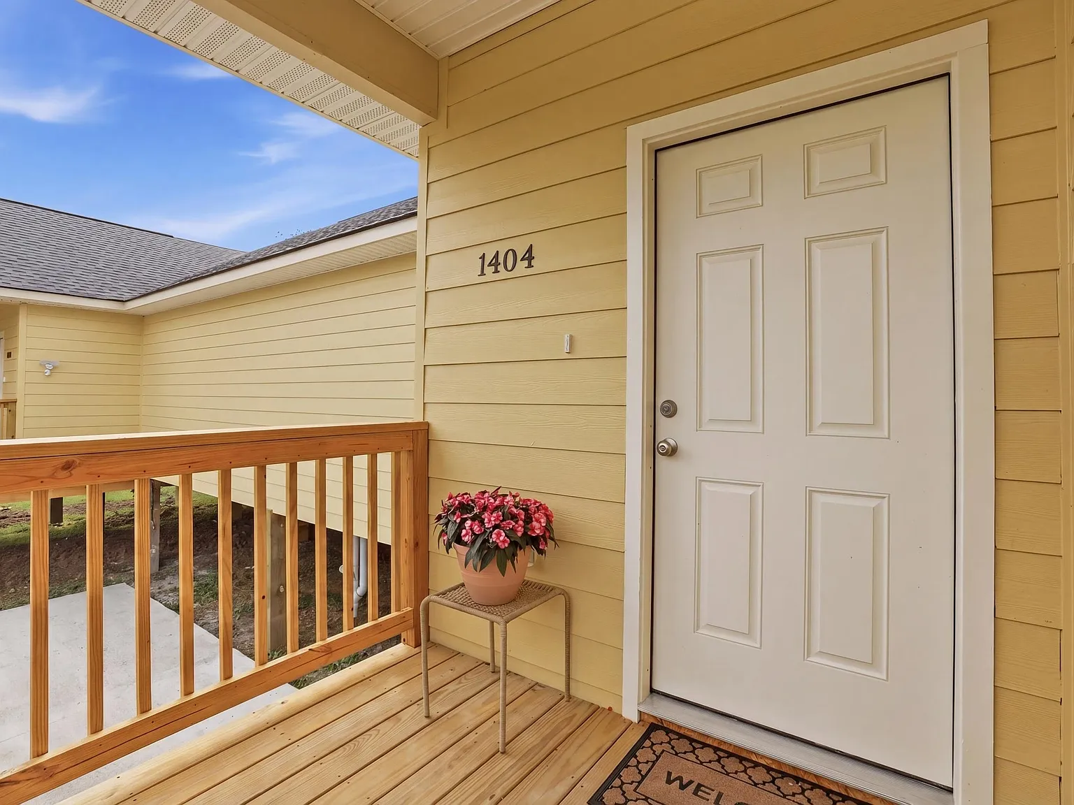3 bed, 1425 sqft, $1,700 — Photo 2