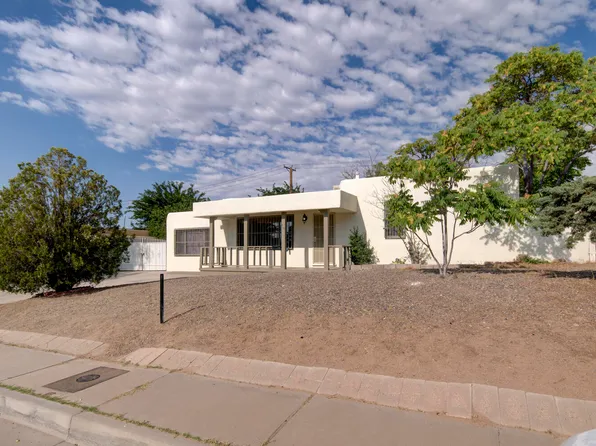 451 Loma Hermosa Dr NW, Albuquerque, NM 87105
