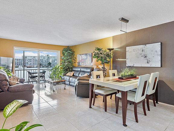 4th image of 2200 Diana Drive #306