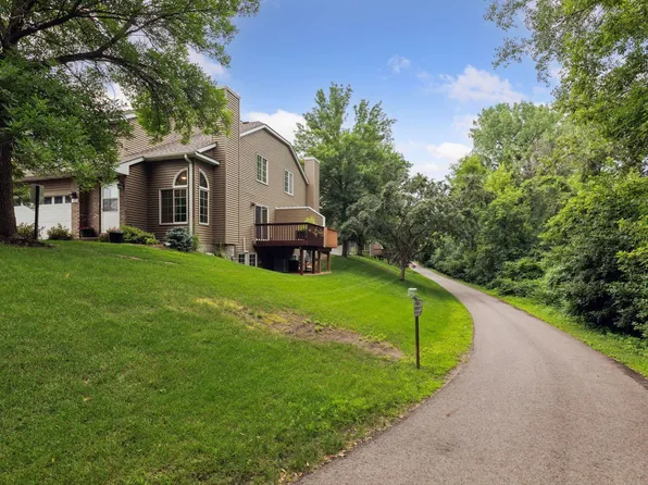 100 Primrose Ct, Vadnais Heights, MN 55127