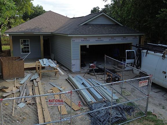 4th image of 3427 Drew St