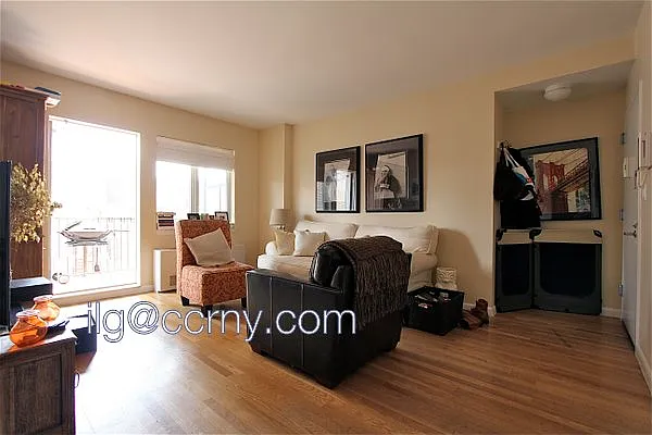 Rented by City Connections Realty | media 10