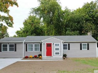 133 Garden City St, Bay Shore, NY 11706