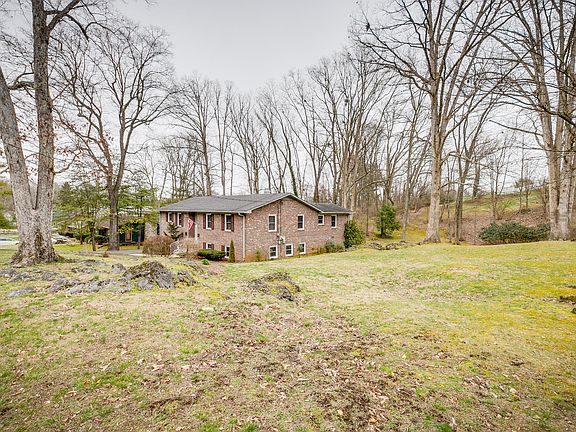 2nd image of 611 Vance Dr