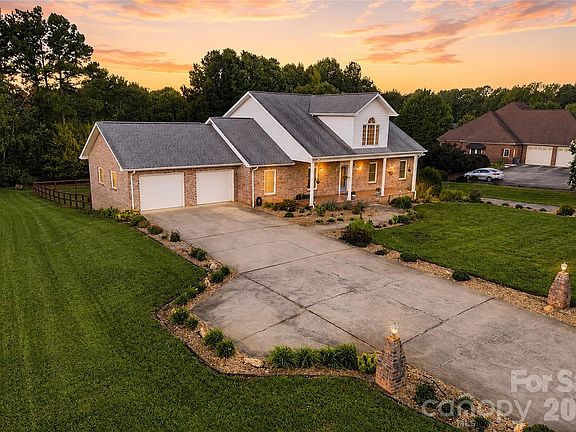 3rd image of 5725 Gunpowder Rd