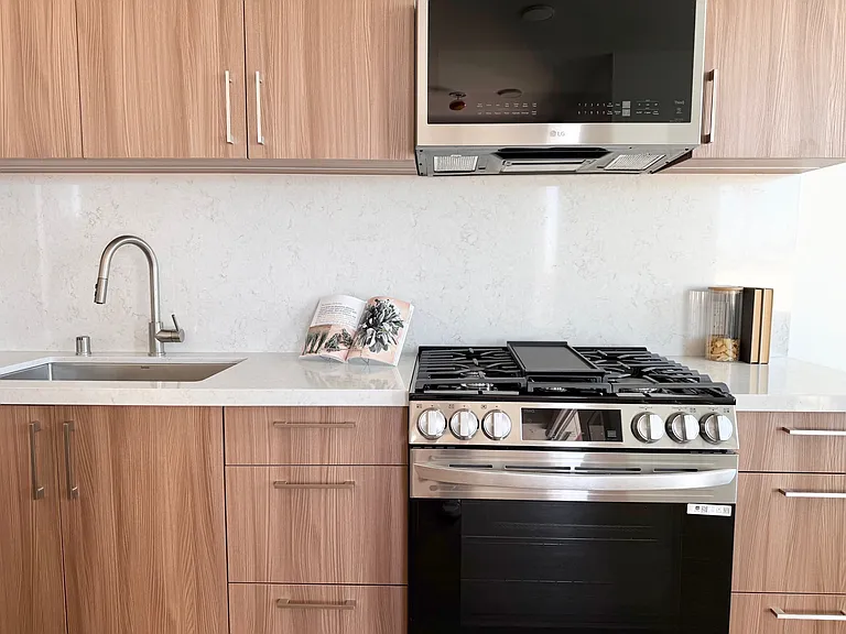 Penthouse 2 Bed 2.5 Bath