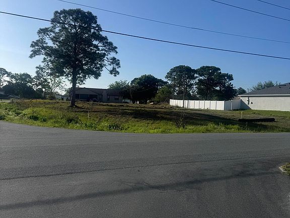 3rd image of 2901 Toulon Rd SE