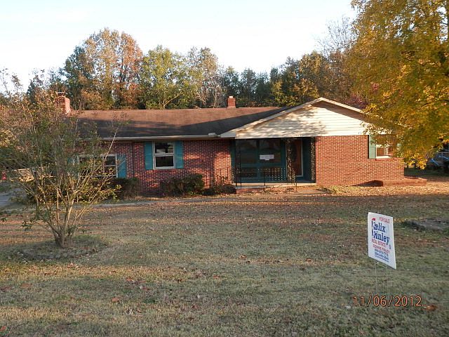 1st image of 313 Pinehurst Dr