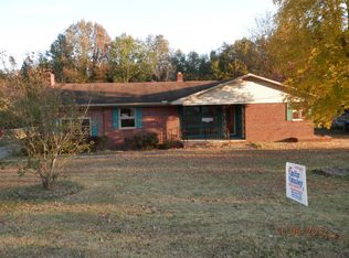 313 Pinehurst Dr, Greenwood, SC 29646