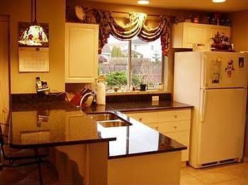 2nd image of 307 Randall Pl
