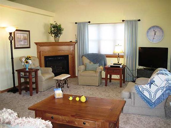 4th image of 225 Powderhorn Ct