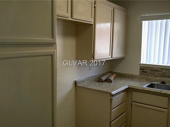3rd image of 1625 Teardrop St