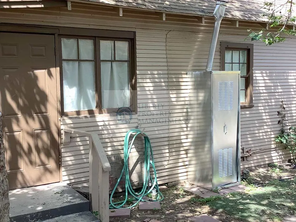 1314 Lyons Ave