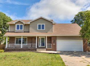 5509 Cody Dr, West Des Moines, IA 50266
