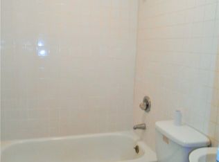 204 Sunrise Hwy APT 2, Rockville Centre, NY 11570