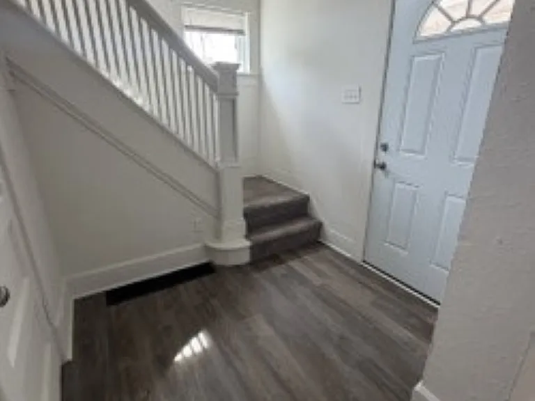 416 N Charles St — Photo 2