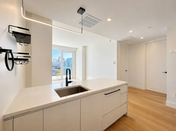 37-34 33rd St #7H, Long Island City, NY 11101