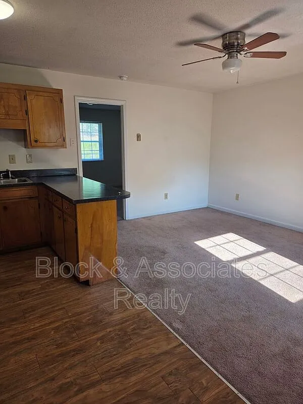 1 bed, 1.0 bath, $695 — Photo 3