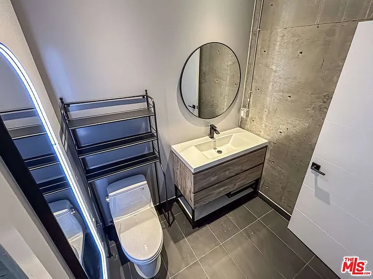 1734 N Beverly Glen Blvd — Photo 24