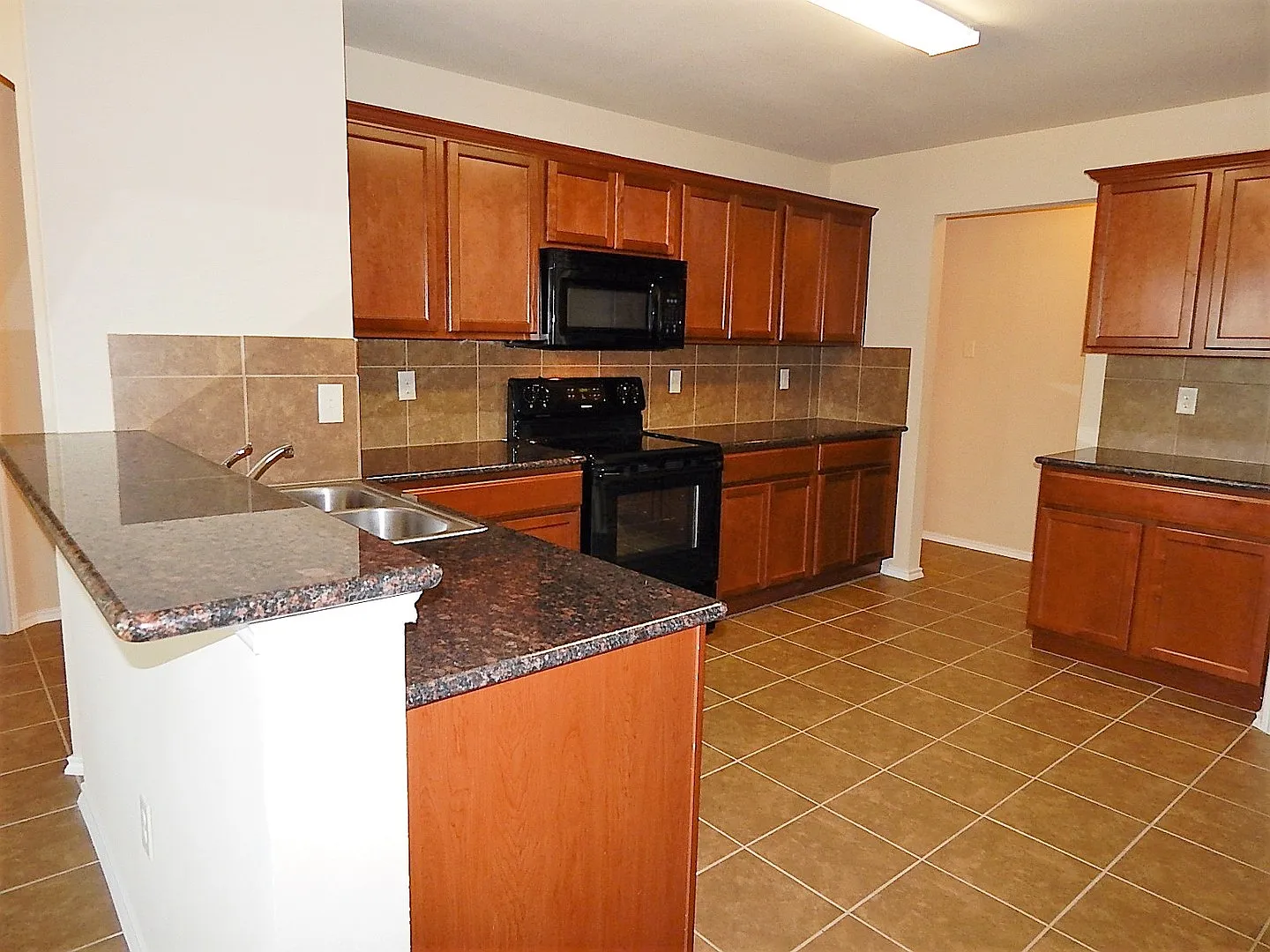 Beautiful 4 Bedroom Available in The Verandah — Photo 4
