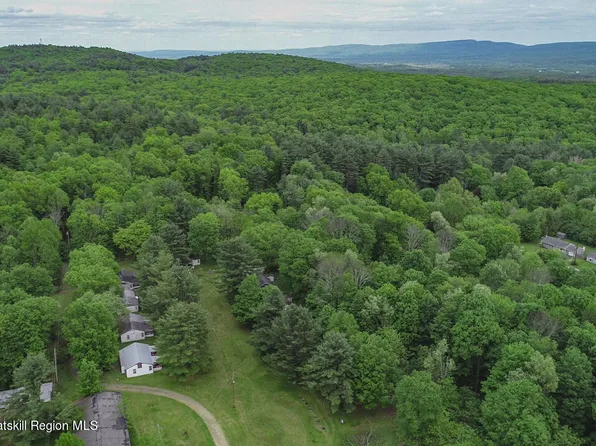 406 Samsonville Rd, Kerhonkson, NY 12446