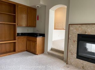 2004 Stonefield Ln, Santa Rosa, CA 95403