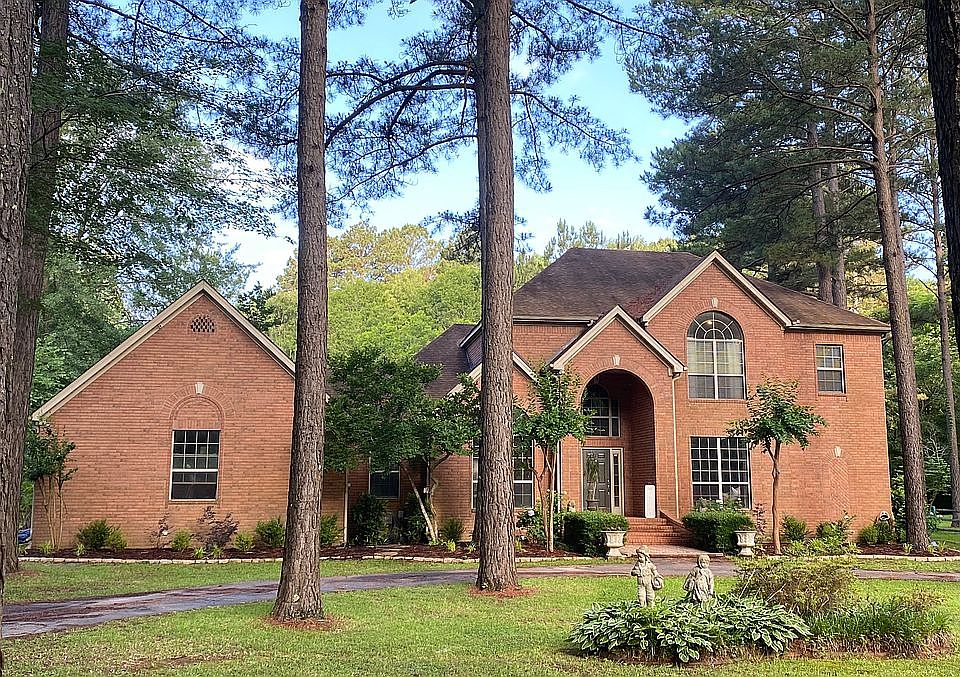 1st image of 101 S Palomino Dr
