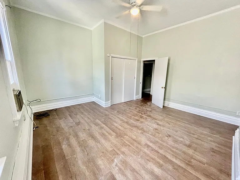 425 Walnut Street (Full Service) — Photo 13