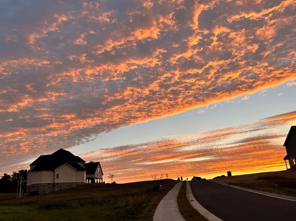 2910 Huntington Springs Dr, Harrisonburg, VA 22801