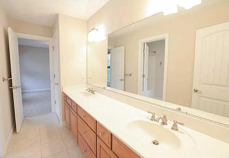 1325 Buckingham Ave — Photo 29