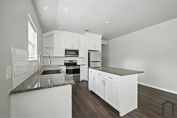 3 bed, 1255 sqft, $1,325 — Photo 4