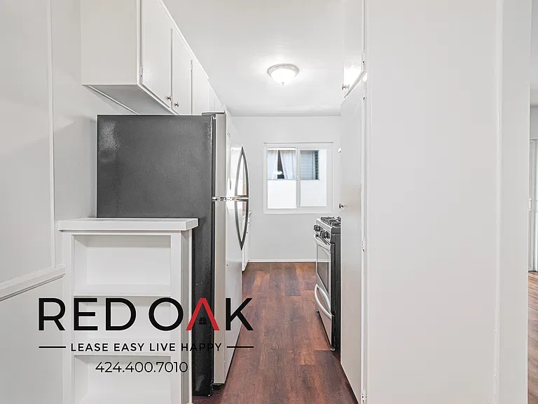 1016 N Edinburgh Ave #9 — Photo 7