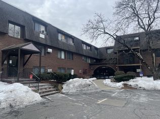 688 Boston Post Rd E APT 104, Marlborough, MA 01752