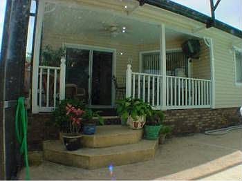 4th image of 411 Tranquille Oaks Dr
