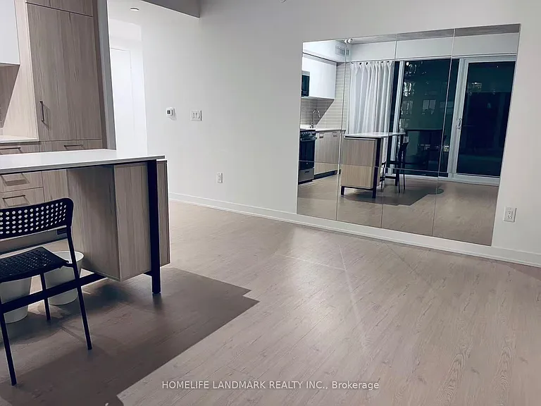 65 Mutual St #704 — Photo 3