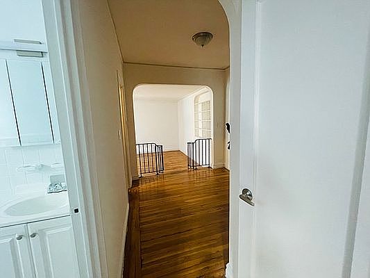 2nd image of 3240 Henry Hudson Pkwy E #2O