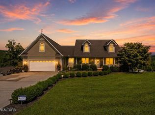 159 Reflection Ln, La Follette, TN 37766