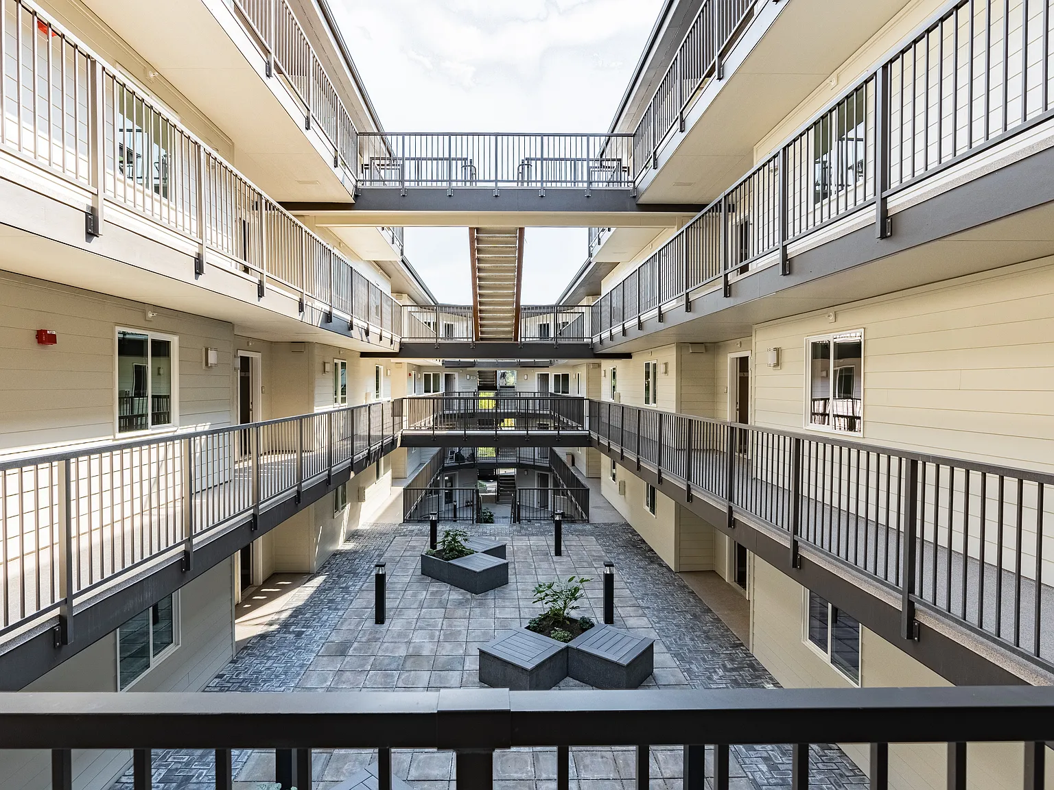 500 Square Apartments — Photo 4
