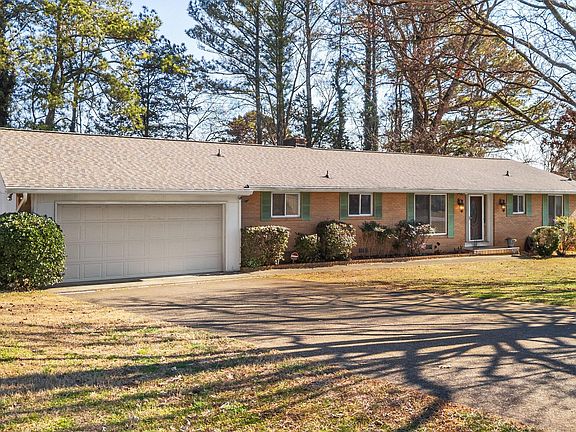 2nd image of 908 Eastview Cir NW