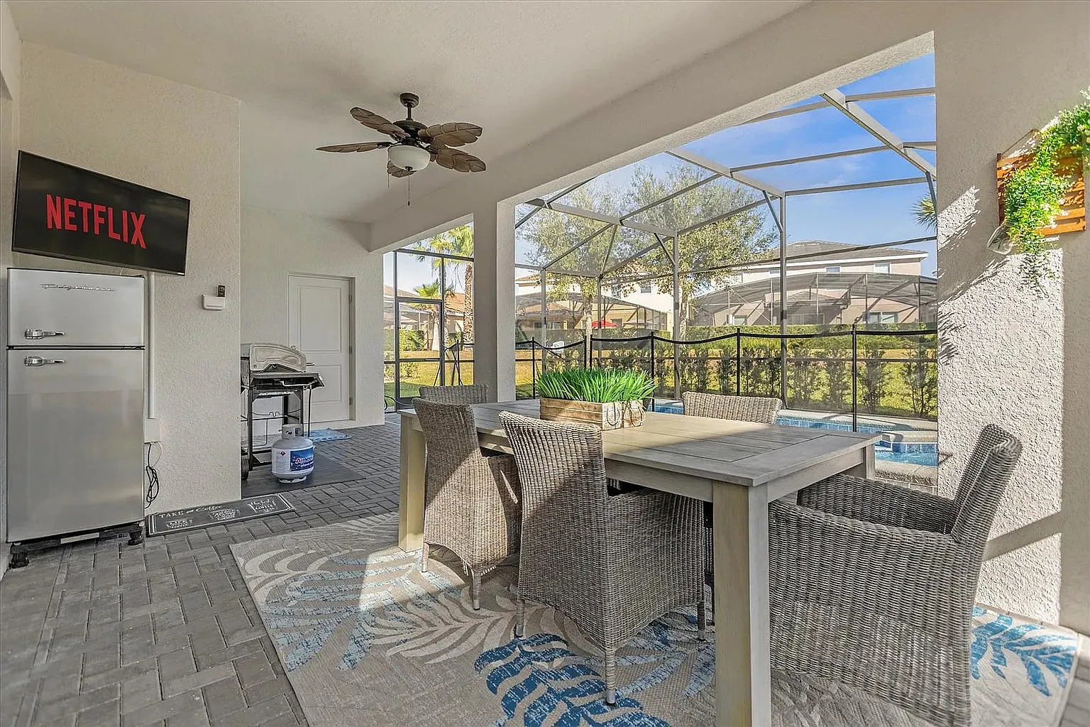 6 bed, 3176 sqft, $3,400 — Photo 3